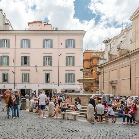 Piazzetta de' Monti Suites Roma Esterno foto