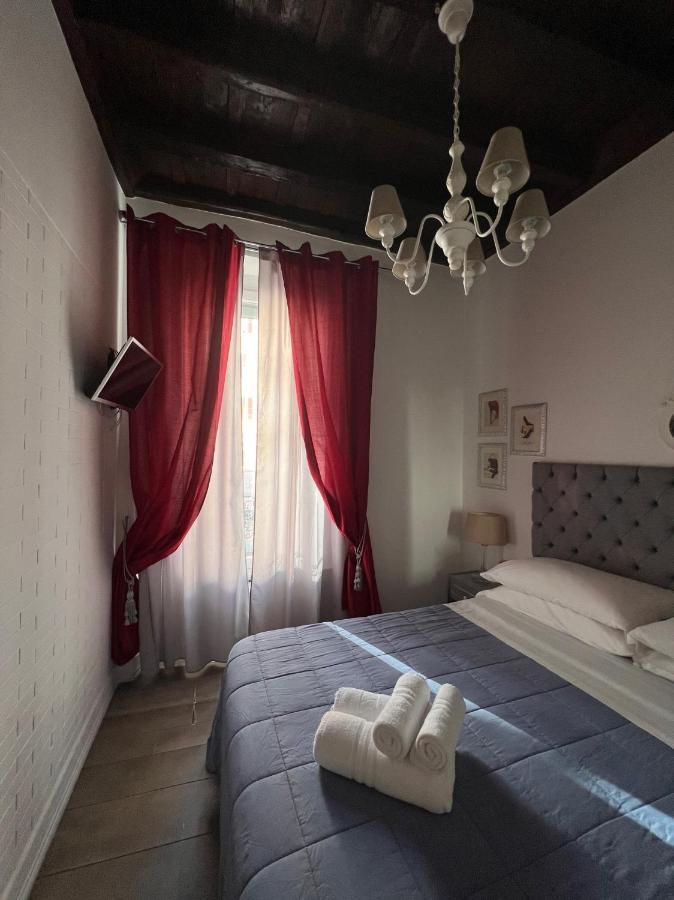 Piazzetta de' Monti Suites Roma Esterno foto