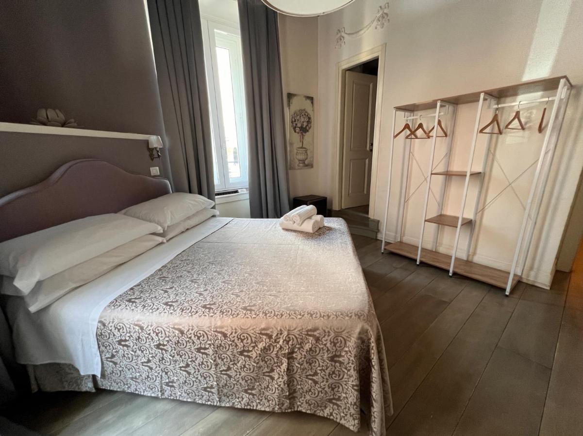 Piazzetta de' Monti Suites Roma Esterno foto