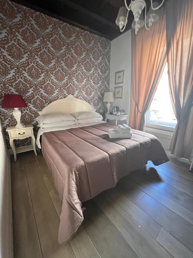 Piazzetta de' Monti Suites Roma Esterno foto