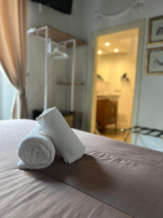 Piazzetta de' Monti Suites Roma Esterno foto