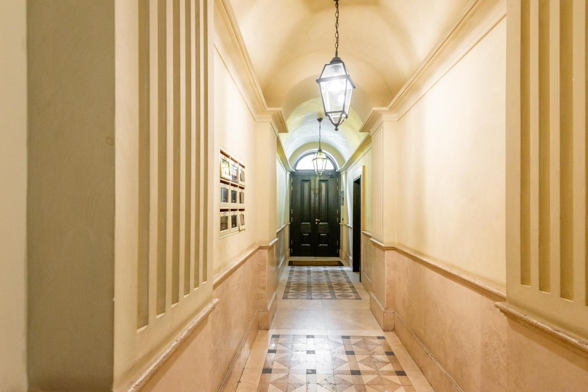Piazzetta de' Monti Suites Roma Esterno foto