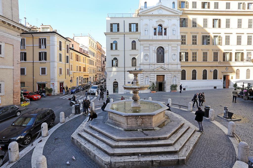 Piazzetta de' Monti Suites Roma Esterno foto