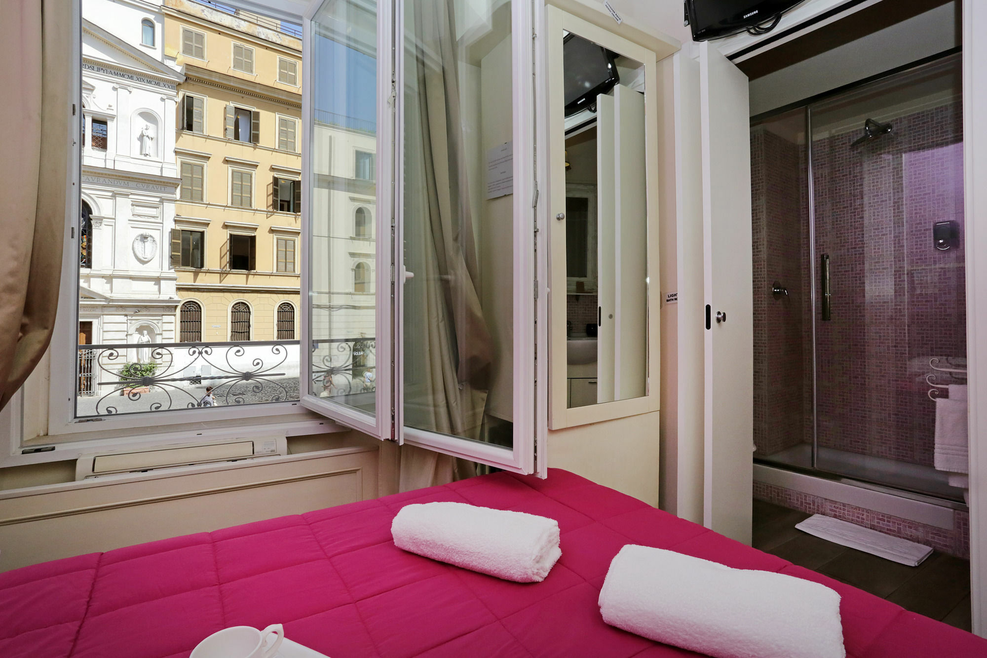 Piazzetta de' Monti Suites Roma Esterno foto