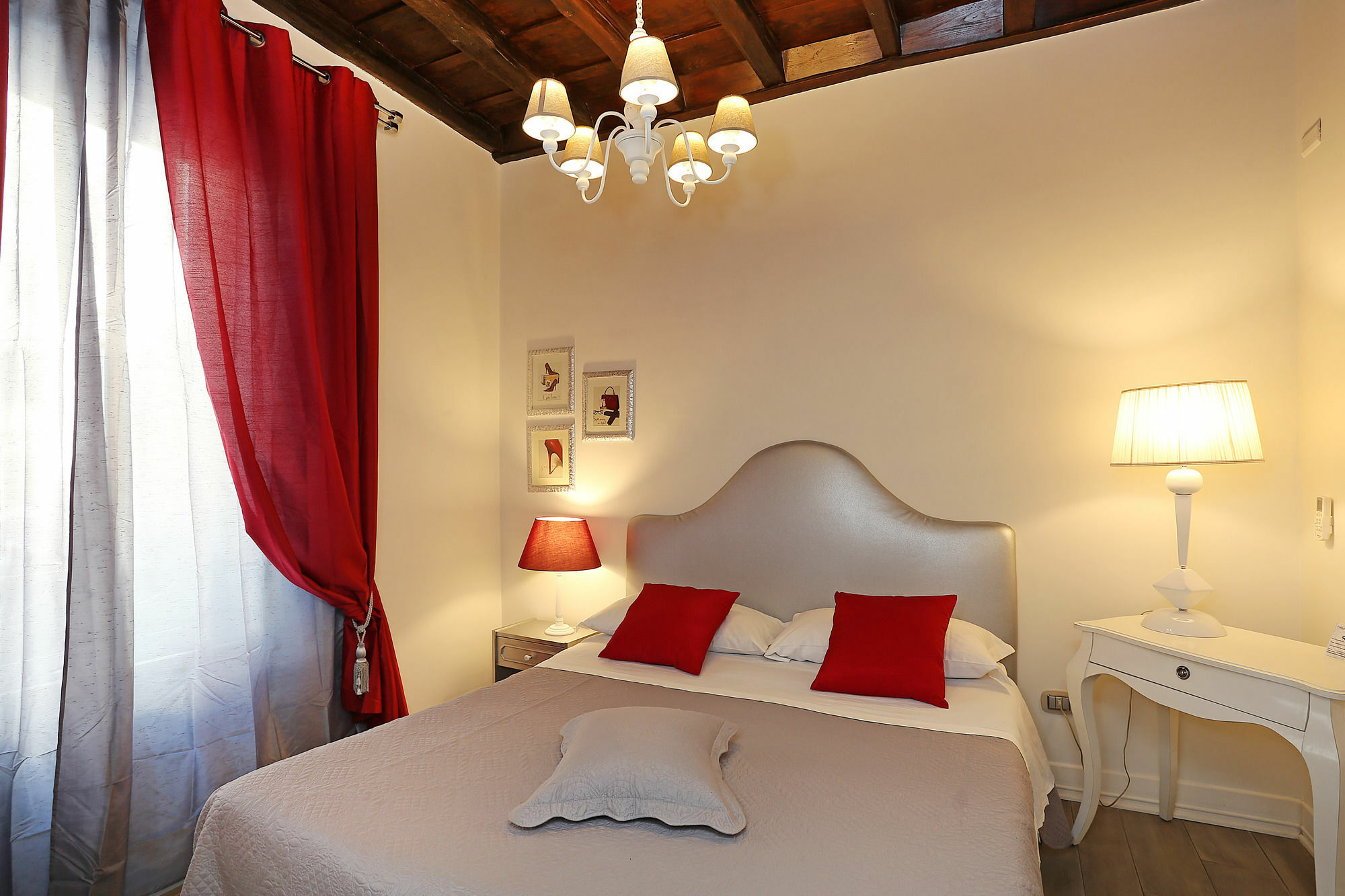 Piazzetta de' Monti Suites Roma Esterno foto