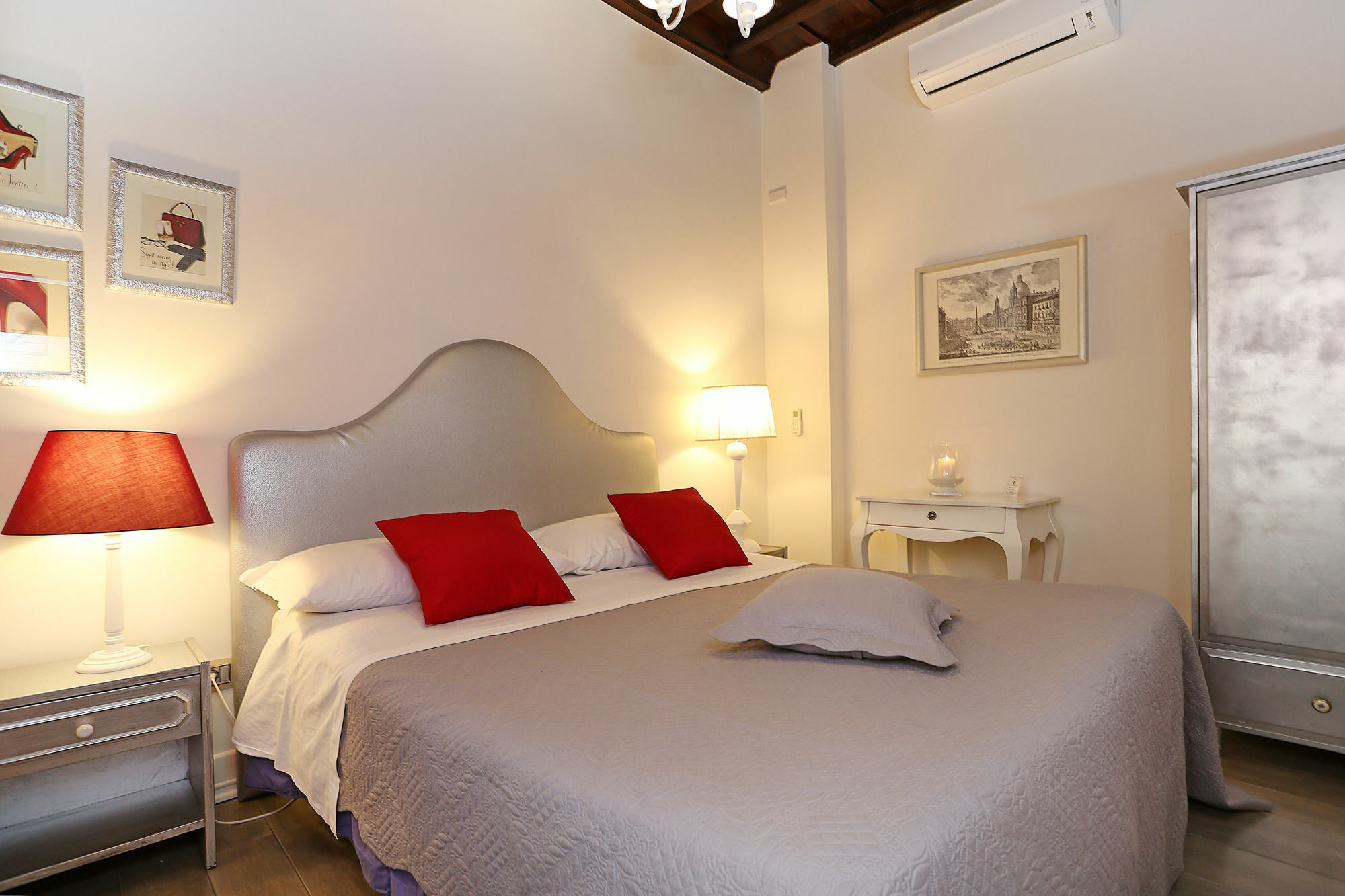 Piazzetta de' Monti Suites Roma Esterno foto